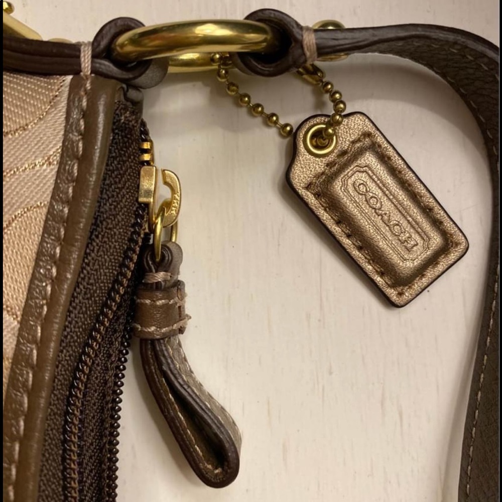 Coach purse - Picture 5 of 7